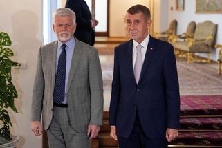 Pavel účast na summitu NATO nevzdává, s Babišem se sejde koncem dubna - Novinky